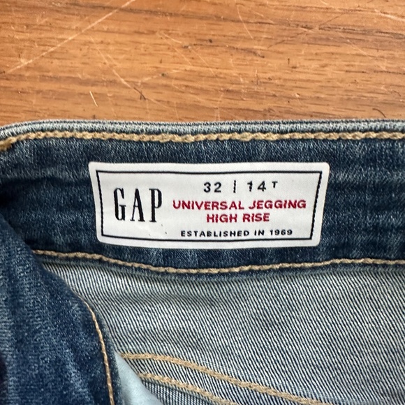 New GAP Universal Jegging High Rise Dark Wash 32T (14T) - Picture 3 of 5